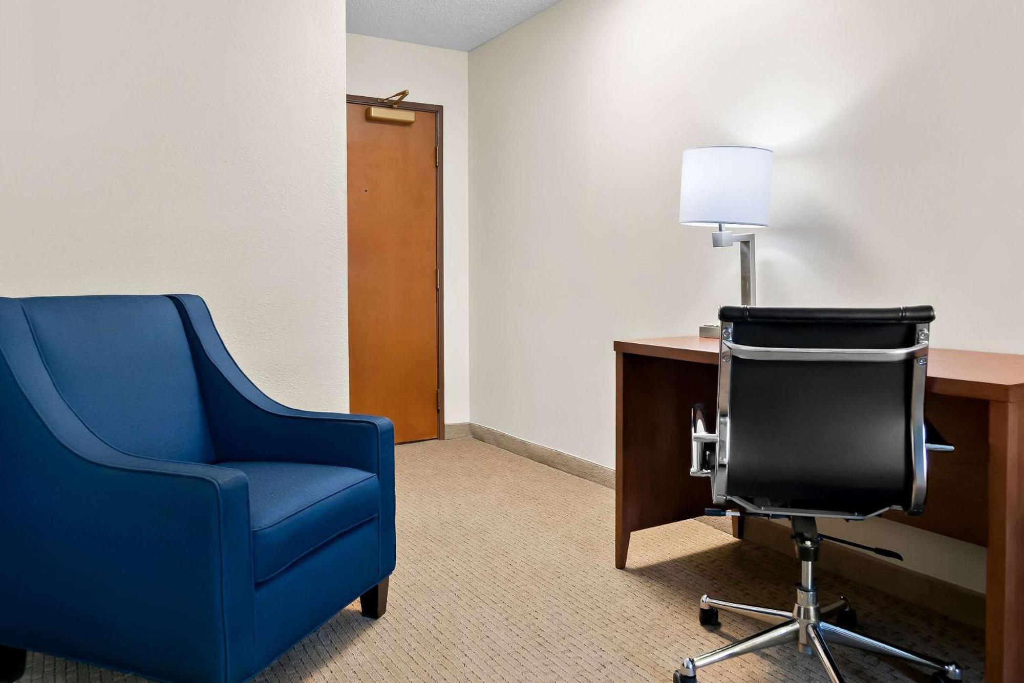 Comfort Inn & Suites Тейлор Экстерьер фото